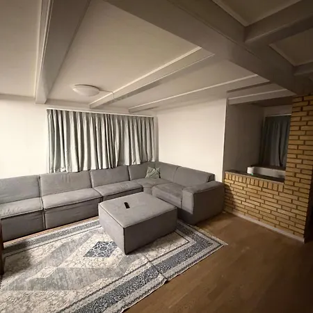 The Lighthouse - 170m2 5-bedroom House For 8 Persons In Odense - Free Parking *