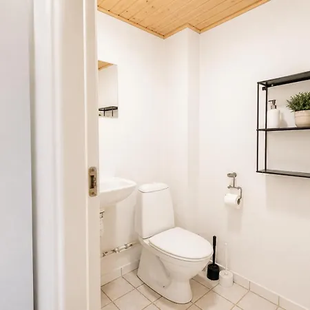 The Lighthouse - 170m2 5-bedroom House For 8 Persons In Odense - Free Parking