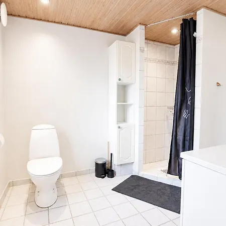 The Lighthouse - 170m2 5-bedroom House For 8 Persons In Odense - Free Parking *