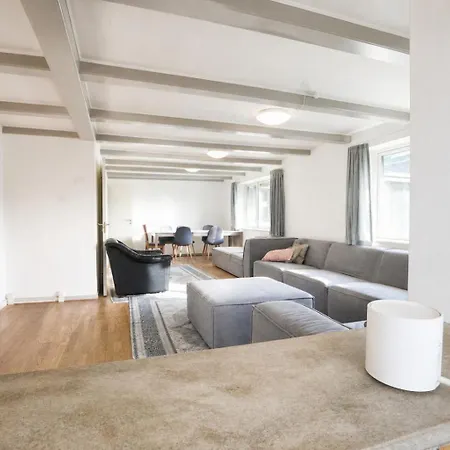 The Lighthouse - 170m2 5-bedroom House For 8 Persons In Odense - Free Parking Villa